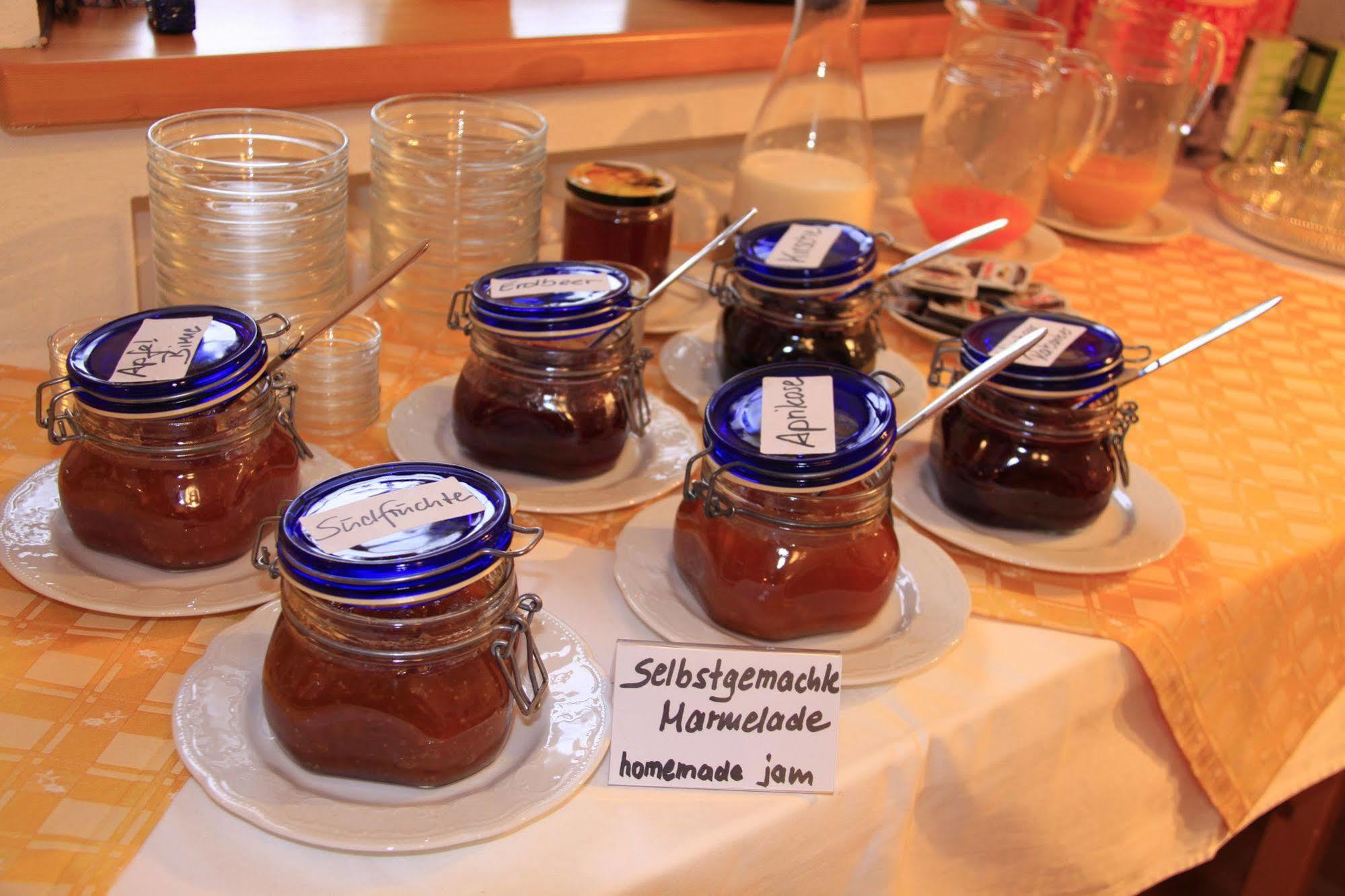 Pension Bernhardhof Otterfing Esterno foto