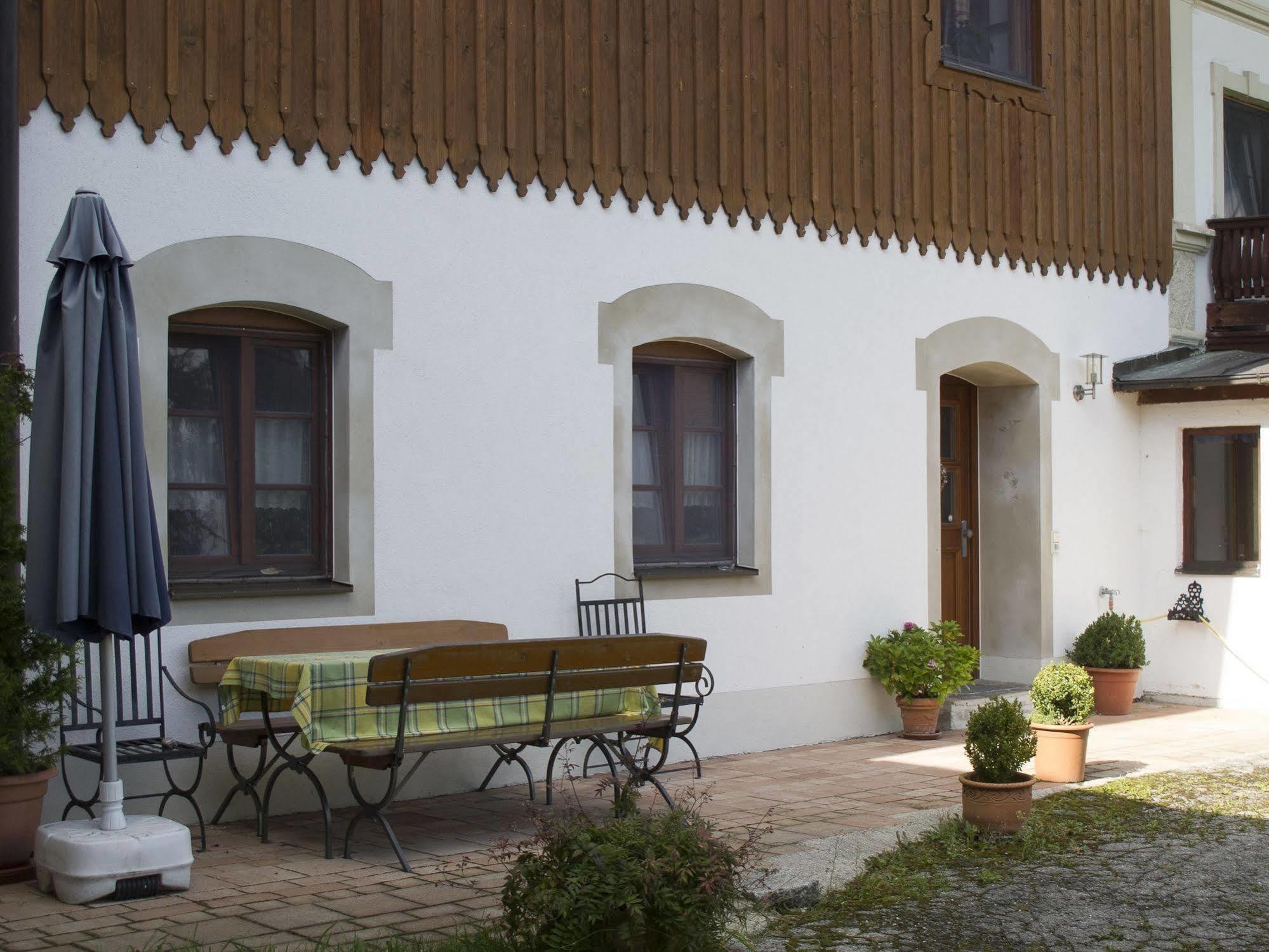 Pension Bernhardhof Otterfing Esterno foto