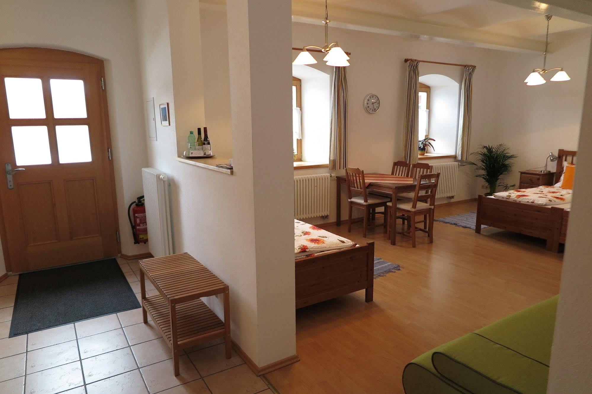 Pension Bernhardhof Otterfing Esterno foto