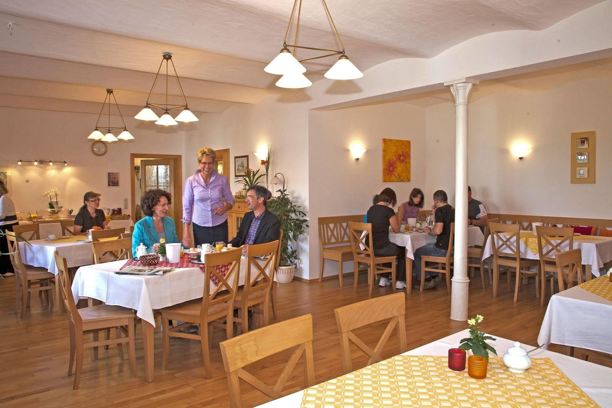 Pension Bernhardhof Otterfing Esterno foto